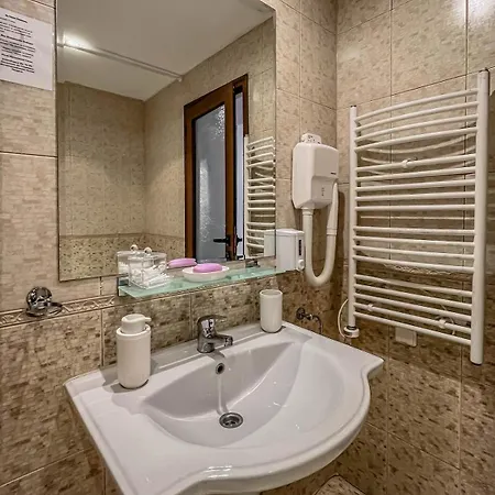 1Br Apartment - Spacious - Balcony *